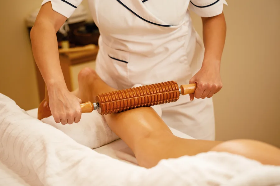 Body contouring treatment targeting localized fat deposits