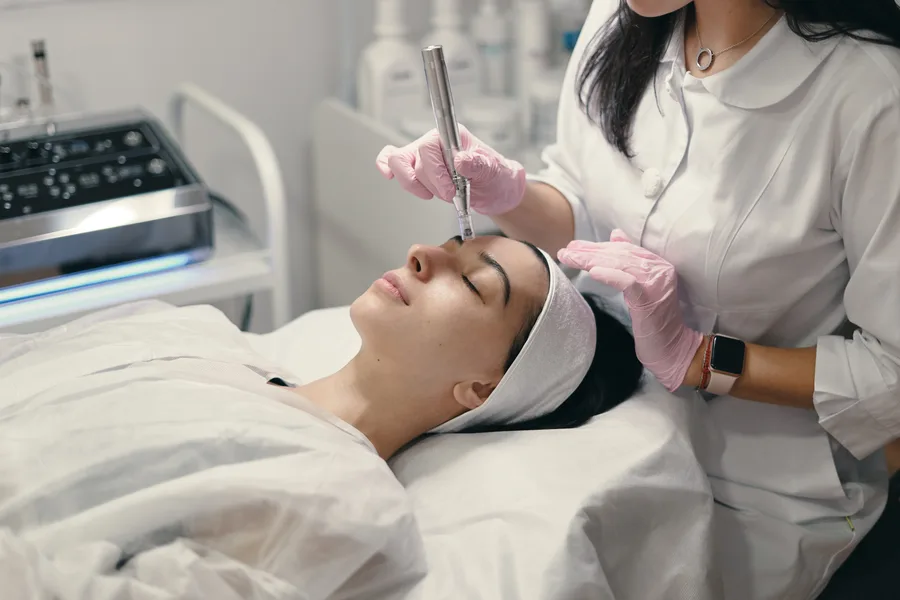 Medical-grade microneedling device creating micro-channels in the skin
